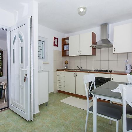 Apartment Mika 2 Trogir Bagian luar foto