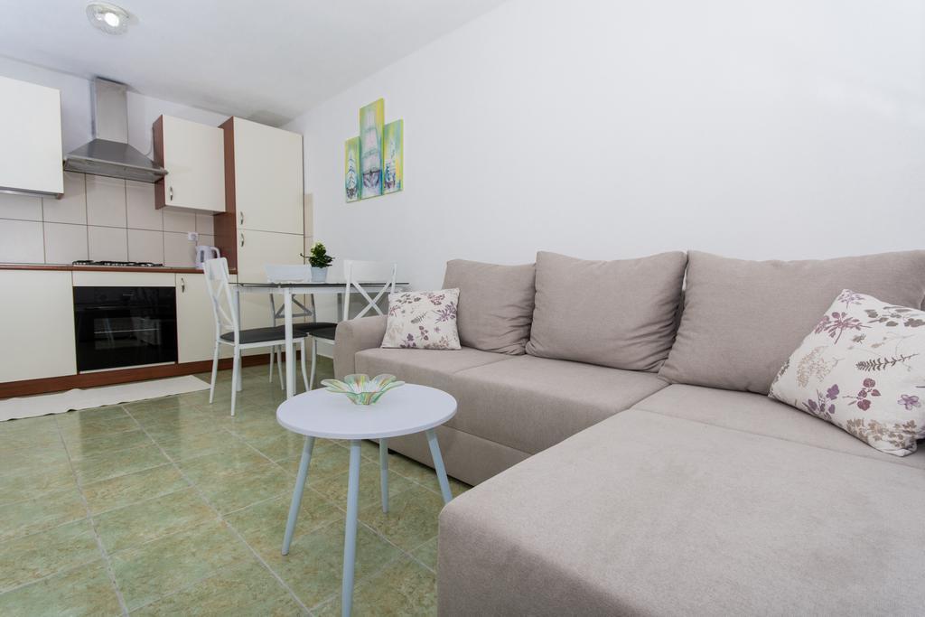 Apartment Mika 2 Trogir Bagian luar foto