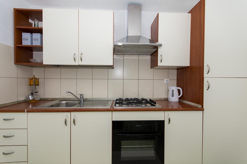 Apartment Mika 2 Trogir Bagian luar foto